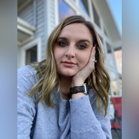 Hey!! I’m Savannah💖 I’m also a wifey💋, mama x2💙 💖, pet mama, and peds RN🩺 - Picture 9 of 14